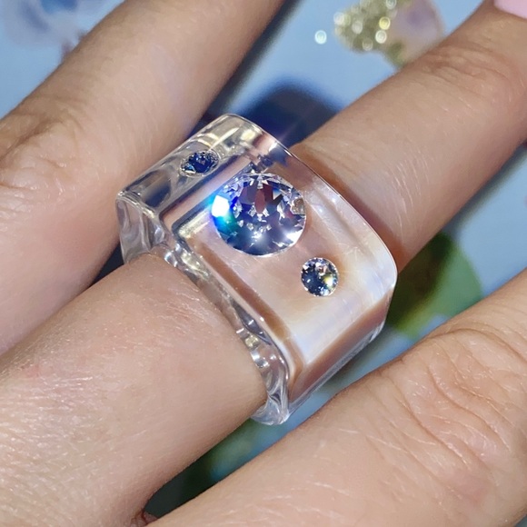 Clear Lucite Cube Ring Embellished With Crystals, Transparent Acrylic Ring - Picture 5 of 16